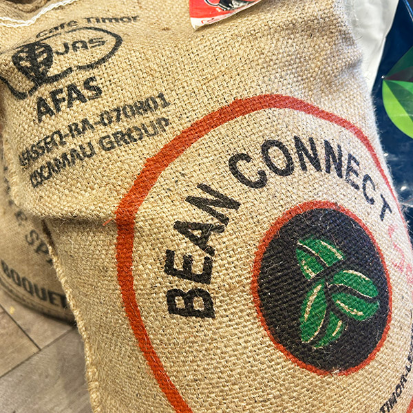 「東ティモール　マウベシ」「ハヒマウ集落2024/25」に切り替え。